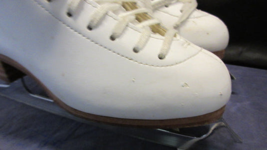 Used Jackson Elle Ice Skates Adult Size 8B - small wear