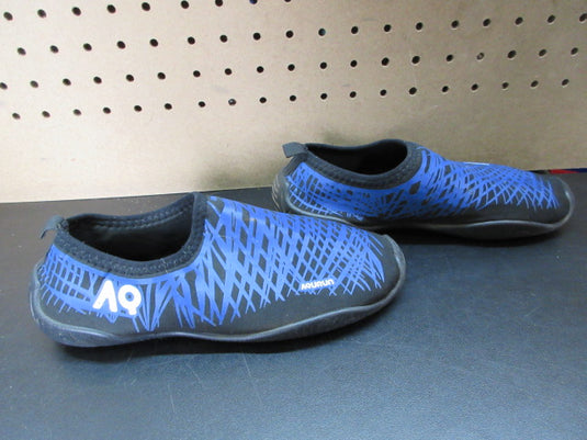 Used Aqurun Water Shoes - Size 4