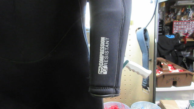 Load image into Gallery viewer, Used Xcel Hydro Flex 7.6 Wetsuit - Size XL
