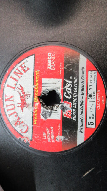 Load image into Gallery viewer, Used Cajun Line Red Cast 6Lb Fishinge Line
