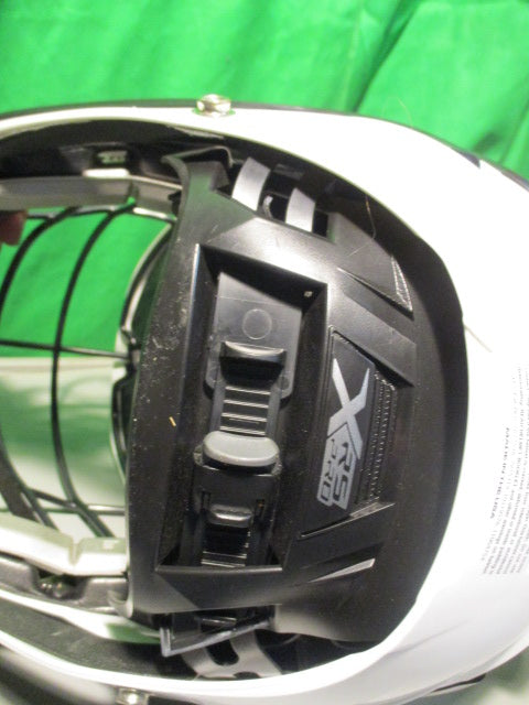 Load image into Gallery viewer, Used Casecasde XRS Pro One Size fit Most Lacrosse Helmet W/ Chin Strap

