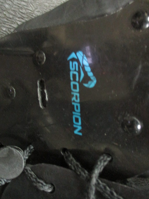 Used Champro Scorpion Football Shoulder Pads Large (100-130lbs)