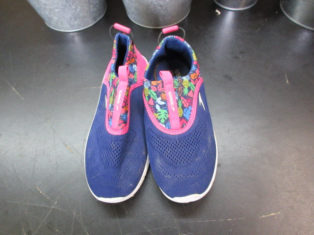 Load image into Gallery viewer, Used Speedo Water Shoes - Size Youth Medium
