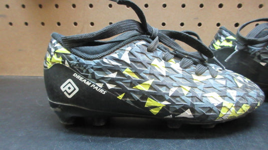 Used Dream Pairs Kids Soccer Cleats - Size Youth 13