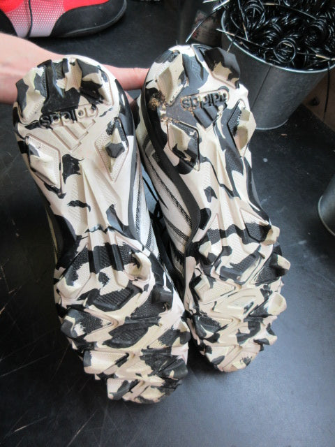 Load image into Gallery viewer, Used Adidas Freak Spark MD 23 Football Cleats - Size 8.5
