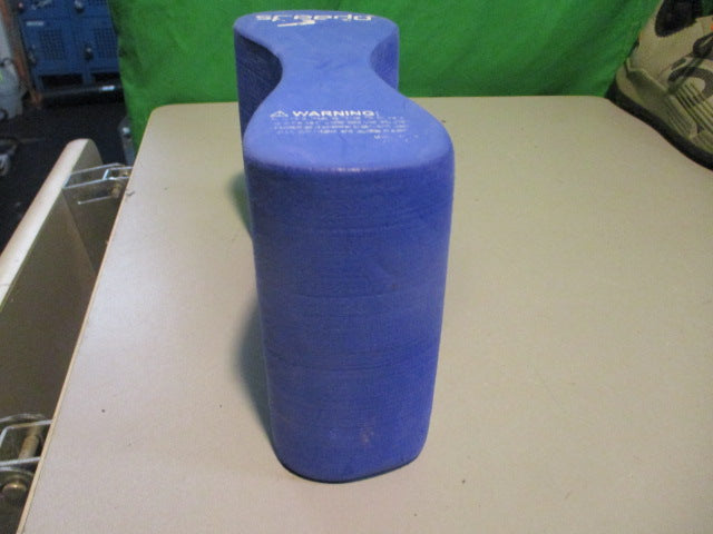 Load image into Gallery viewer, Used Speedo Swim Training Pull Buoy
