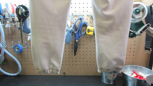 Load image into Gallery viewer, Used Easton Softball Pants - Size XL
