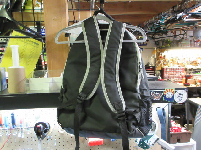 Load image into Gallery viewer, Used Franklin Bat Backpack
