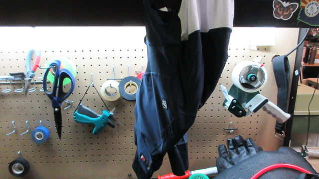 Load image into Gallery viewer, Used Giordana Carbon Pro Cargo Bib Short - Size Medium
