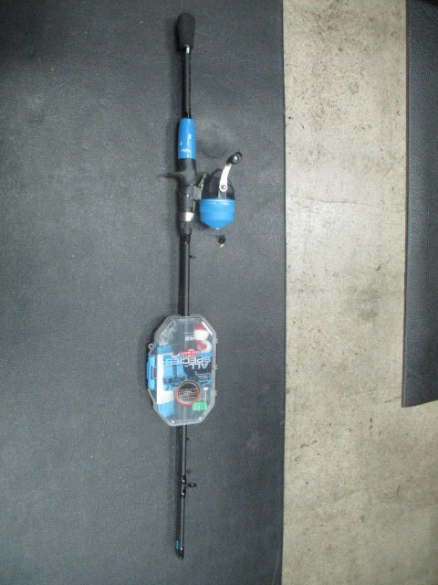 Used South Bend R2F 5'6' Fishing Pole Combo 48-Piece