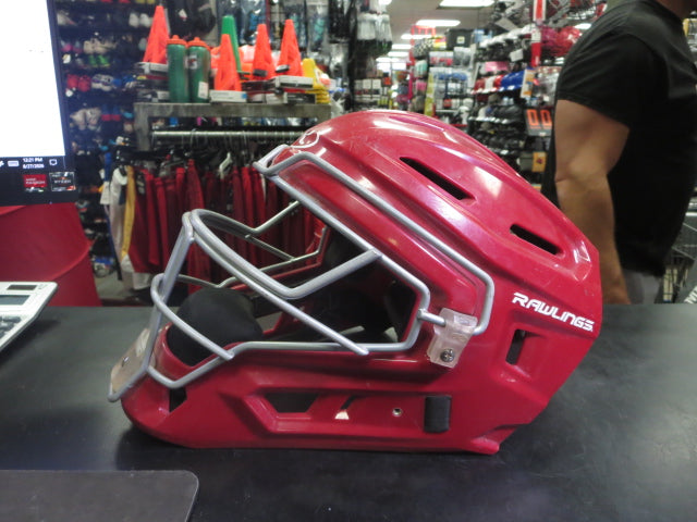 Load image into Gallery viewer, Used Rawlings Renegade Jr RevA Catchers Helmet Size 6 1/2 - 7
