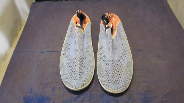 Load image into Gallery viewer, Used Speedo The Original Surfwalker Water Shoes Women&#39;s Size 7/8 - small stain
