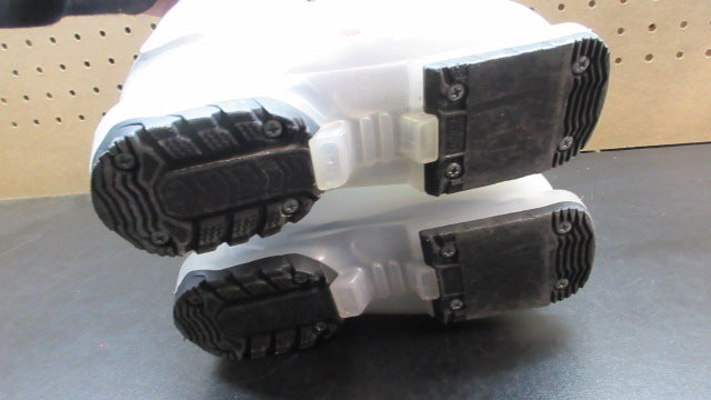 Load image into Gallery viewer, Used Axis Kids Ski Boots - Size Youth 10
