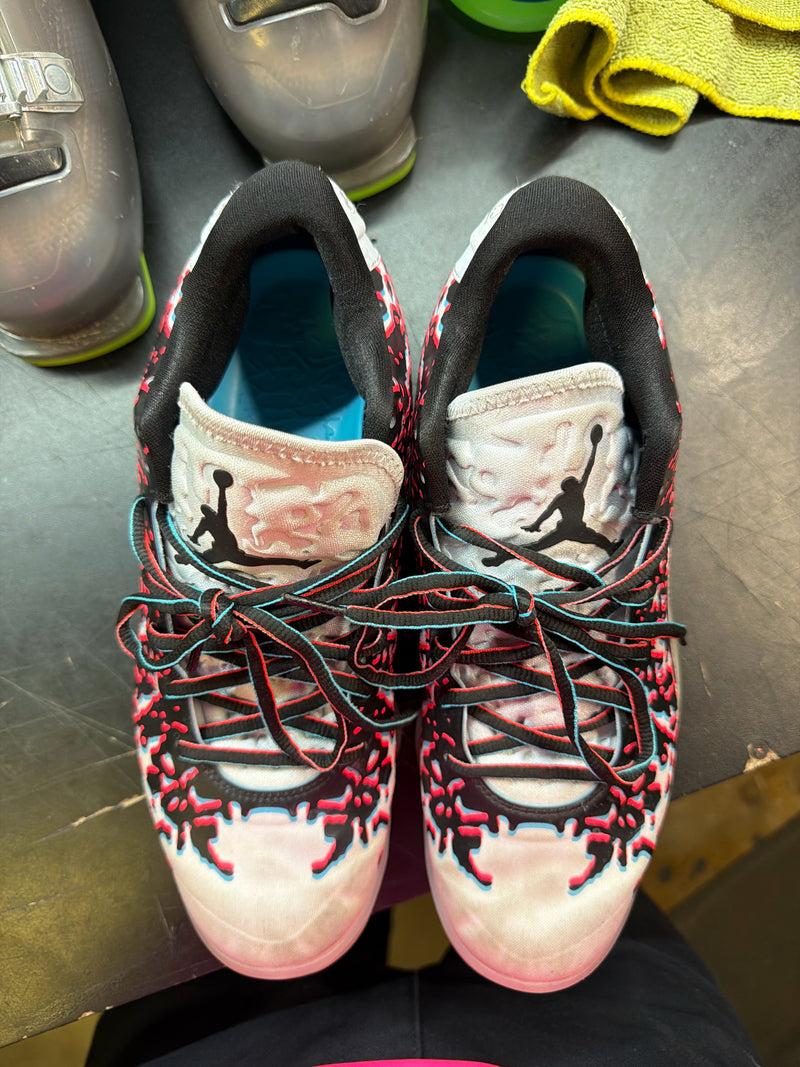 Load image into Gallery viewer, Used Nike Jordan 3 Basketball Shoes
