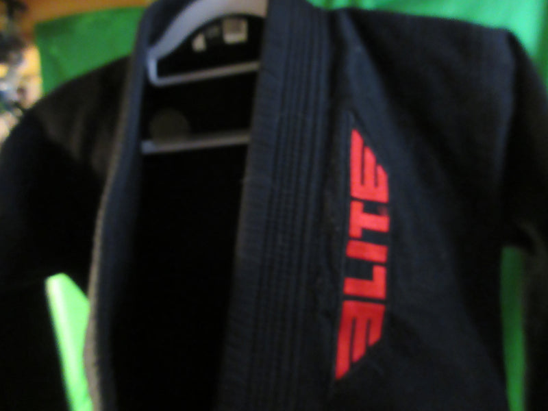 Load image into Gallery viewer, Used Elite Black Karate Gi Size 0
