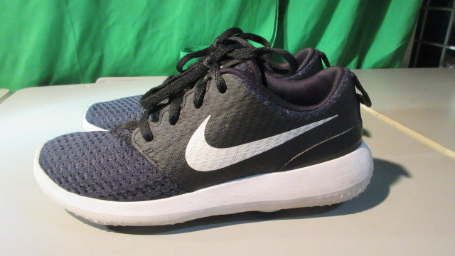 Load image into Gallery viewer, Used Nike Roshe G Golf Shoes - Youth 3
