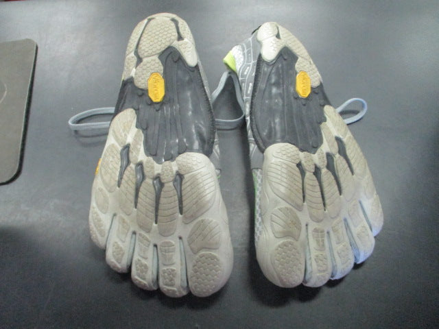 Load image into Gallery viewer, Used Vibram Fivefingers Toe Shoes Size EU 41

