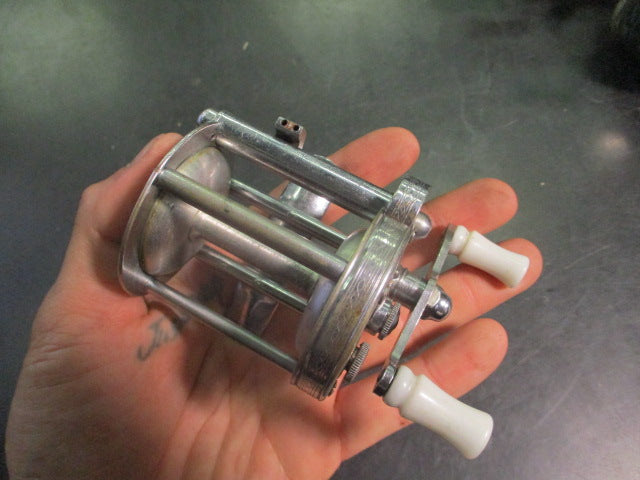 Load image into Gallery viewer, Vintage Pflueger Summit No. 1993L Hand Engraved Bait Casting Reel

