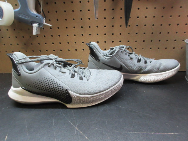 Load image into Gallery viewer, Used Nike Kobe Mamba Fury TB Sneakers - Size 8
