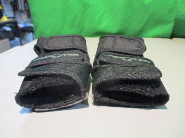 Load image into Gallery viewer, Used Pro Tec Youth Small Skating Wrist Guards
