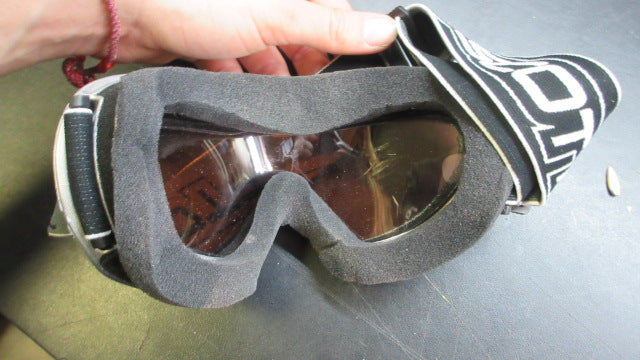Load image into Gallery viewer, Used Scott Snow Goggles
