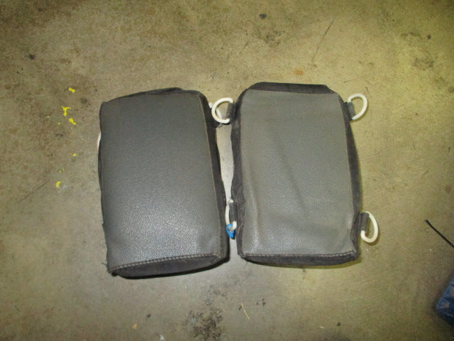 Load image into Gallery viewer, Used Easton Alimed Knee Savers Size Large
