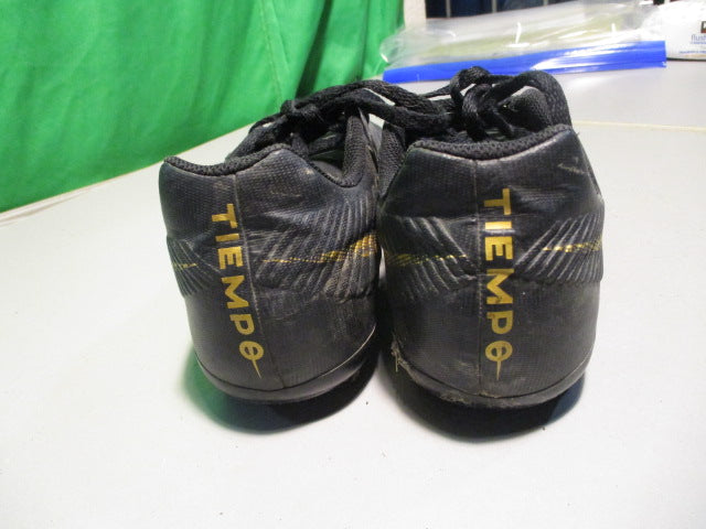 Load image into Gallery viewer, Used Nike Tiempo Size Youth 5 Soccer Cleats
