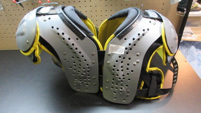 Load image into Gallery viewer, Used Schutt Varsity Flex 2.0 Shoulder Pads - Medium 17&quot;-18&quot;
