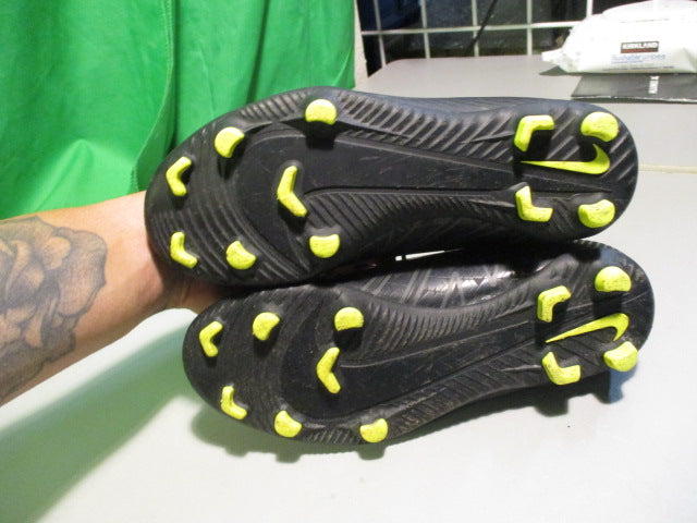 Load image into Gallery viewer, Used Nike Mercurial Vapor 15 Club MG Shadow Size Youth 2.5 Soccer Cleats
