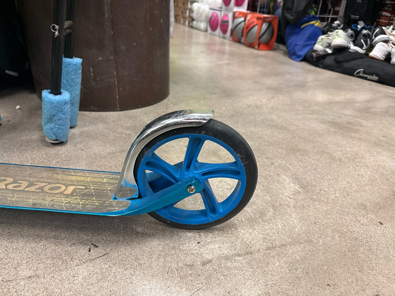 Load image into Gallery viewer, Used Razor Big Wheel Folding Scooter
