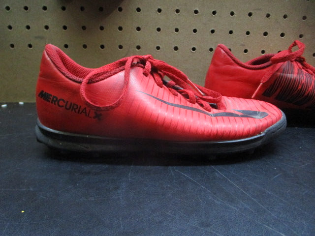 Load image into Gallery viewer, Used Nike Mercurial Vapor 11 Indoor Soccer Cleats - Size Youth 3.5
