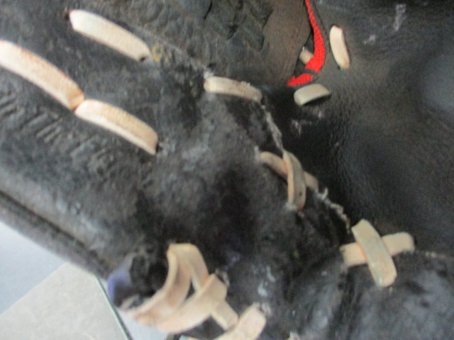 Load image into Gallery viewer, Used Rawlings 10.5&quot; Glove - Worn
