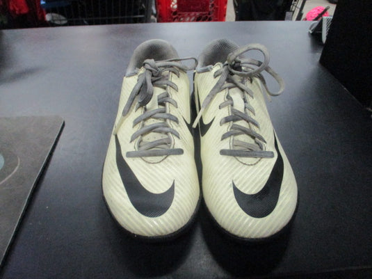 Used Nike Mercurial Size Youth 1.5 Indoor Soccer Cleats
