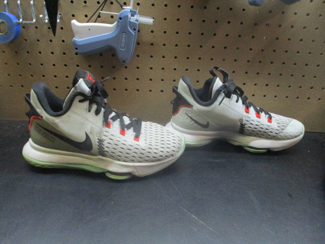 Load image into Gallery viewer, Used Nike LeBron Witness 5 Pure Platinum Light Dew - Size 7.5
