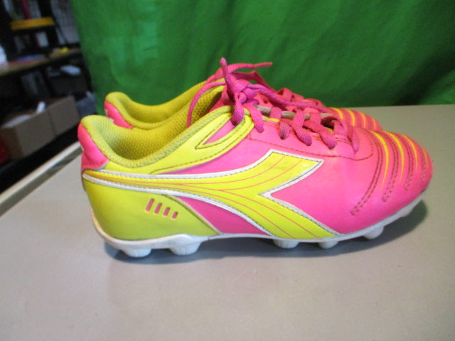 Load image into Gallery viewer, Used Diadora Youth Size 1 Soccer Cleats
