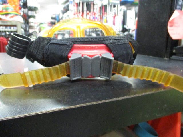 Load image into Gallery viewer, Used Ocean Master Tempered Glass Adjustable Dive Gloves
