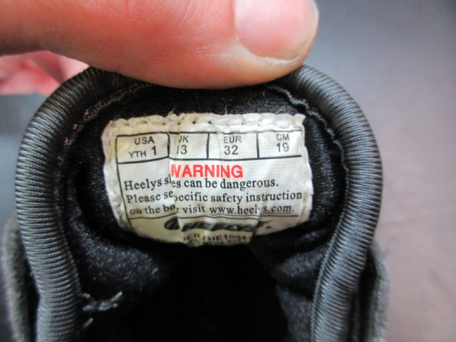 Load image into Gallery viewer, Used Children's Heelys Piper Shoes - Size Youth 1
