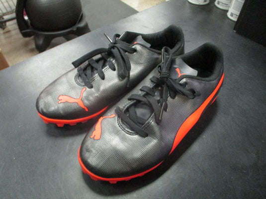 Used Puma Turf / Indoor Soccer Shoes Size 3C