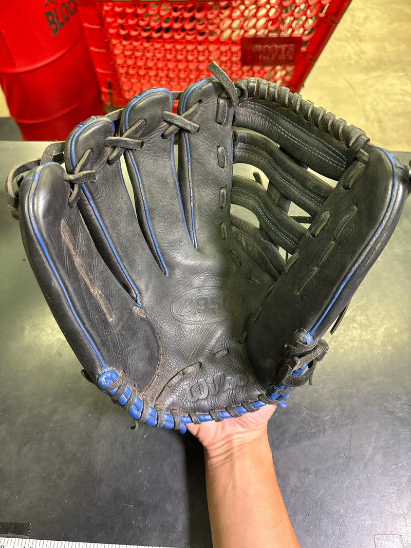 Load image into Gallery viewer, Used Wilson A950 LHT 12.5" Baseball Glove
