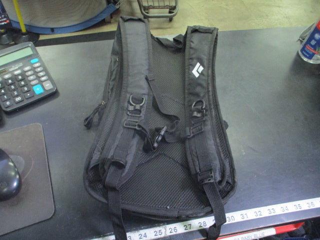 Load image into Gallery viewer, Used Black Diamond Magnum Lite 16L Trail Backpack
