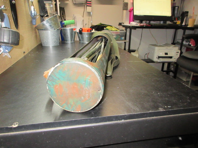 Load image into Gallery viewer, Used Archery Arrows Case W/ Arrows
