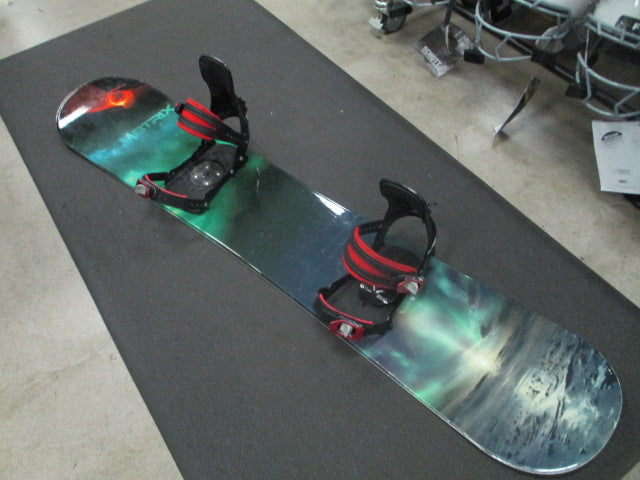 Load image into Gallery viewer, Used M8trix 155cm Snowboard w/ Division Bindings
