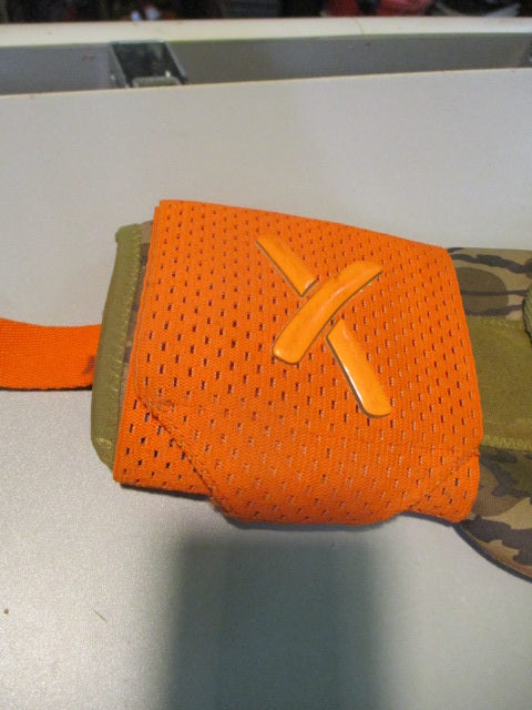 Load image into Gallery viewer, Used Absolutely Ridiculous Bottomland Camo X.1 Sliding Mitt
