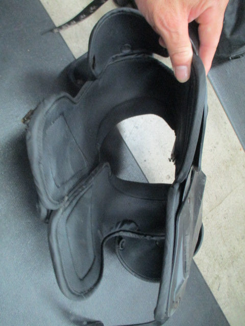 Load image into Gallery viewer, Used Xenith Velocity 2 TD Youth Small Football Shoulder Pads
