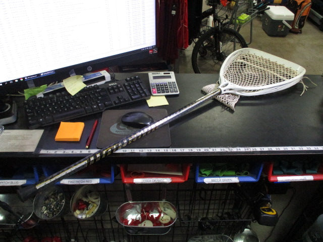 Load image into Gallery viewer, Used Warrior Zoo Lacrosse Complete Goalie Stick and Head

