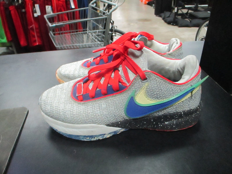 Load image into Gallery viewer, Used Nike Lebron 20 &#39;Nike Lifer&#39; Size 7 Sneakers
