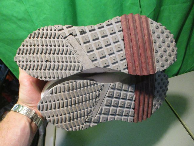 Load image into Gallery viewer, Used Reebok LX2200 Rollcage Size 13 Golf Shoes
