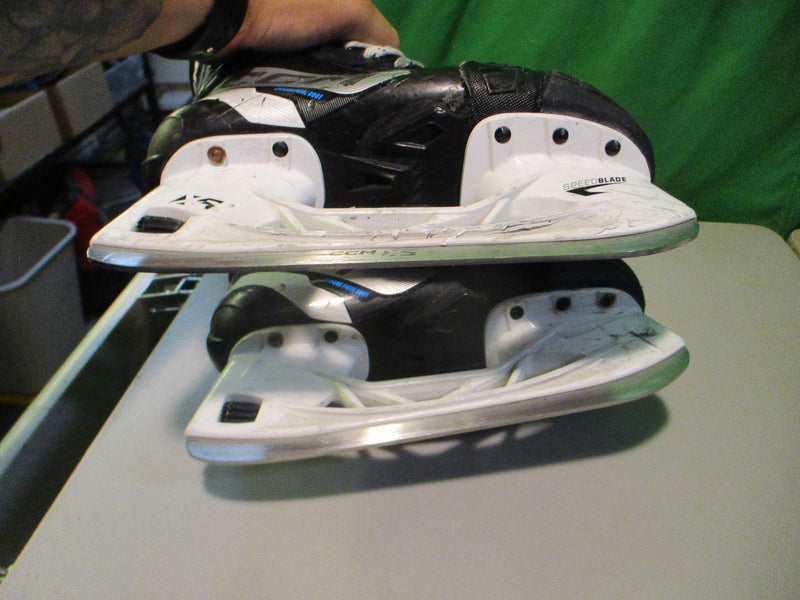 Load image into Gallery viewer, Used CCM Jet Speed FT 680 Size 2 Hockey Skates
