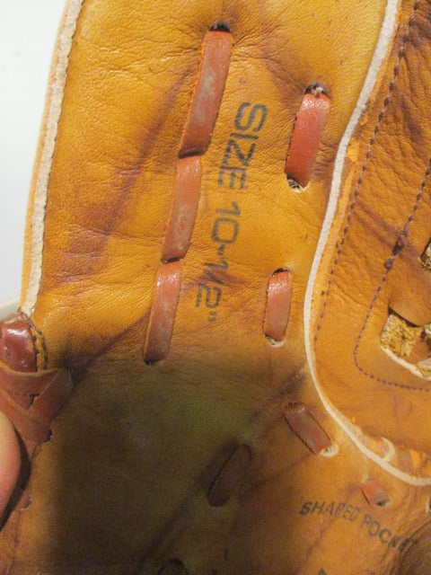 Load image into Gallery viewer, Used SSK RHT 10.5" professional Edge Glove
