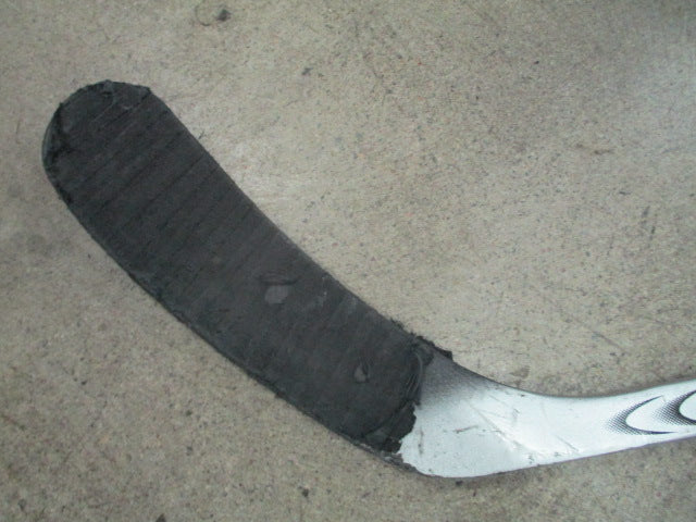 Load image into Gallery viewer, Used Easton Synergy Flex 75 55" Hockey Stick
